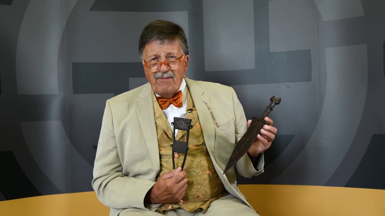 Lot 0450 Roman Legionary Pugio Dagger with Scabbard with Tim Wonnacott