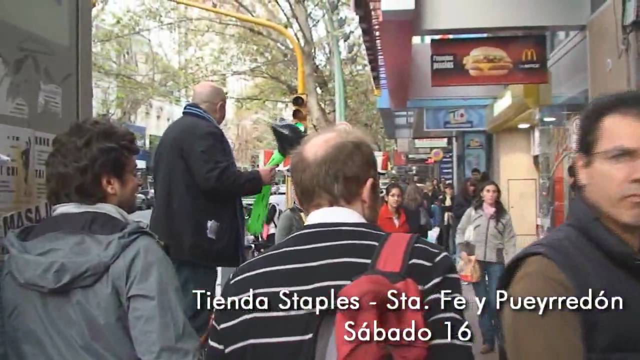 Staples 12 Aniversario - Subastas en tienda Lavalle y Sta. Fe.