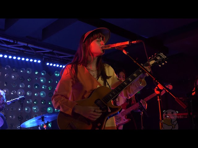 Faye Webster - She Won't Go Away [4K] (live @ Baby's All Right 6/26/19)
