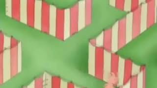 Pig Gets Lost In A Maze And Scoffs For 3 Minutes