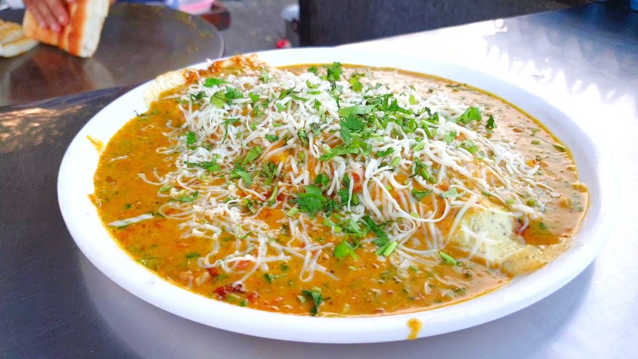 Christmas Special || Special Egg Tadka - Omelette Paplet  || Indian Street Food | Tasty Street Food