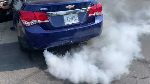 What Happens if you put too Much Oil in Your Engine?