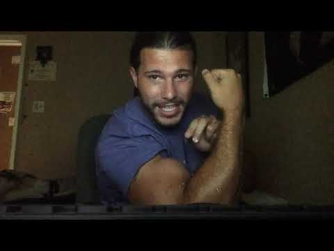 22 Inch Biceps - Flexing / Looking Like Arnold !