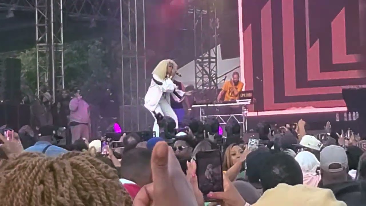 Roots Picnic 2023 Black Thought freestyle with Eve, Hot Boy!
