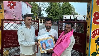 फ्री में काम क्यों कर रहा ग्वालियर का पेंटर अखिलेश शिल्पकार। डीएसपी के गांव के सरकारी स्कूल को सजाया