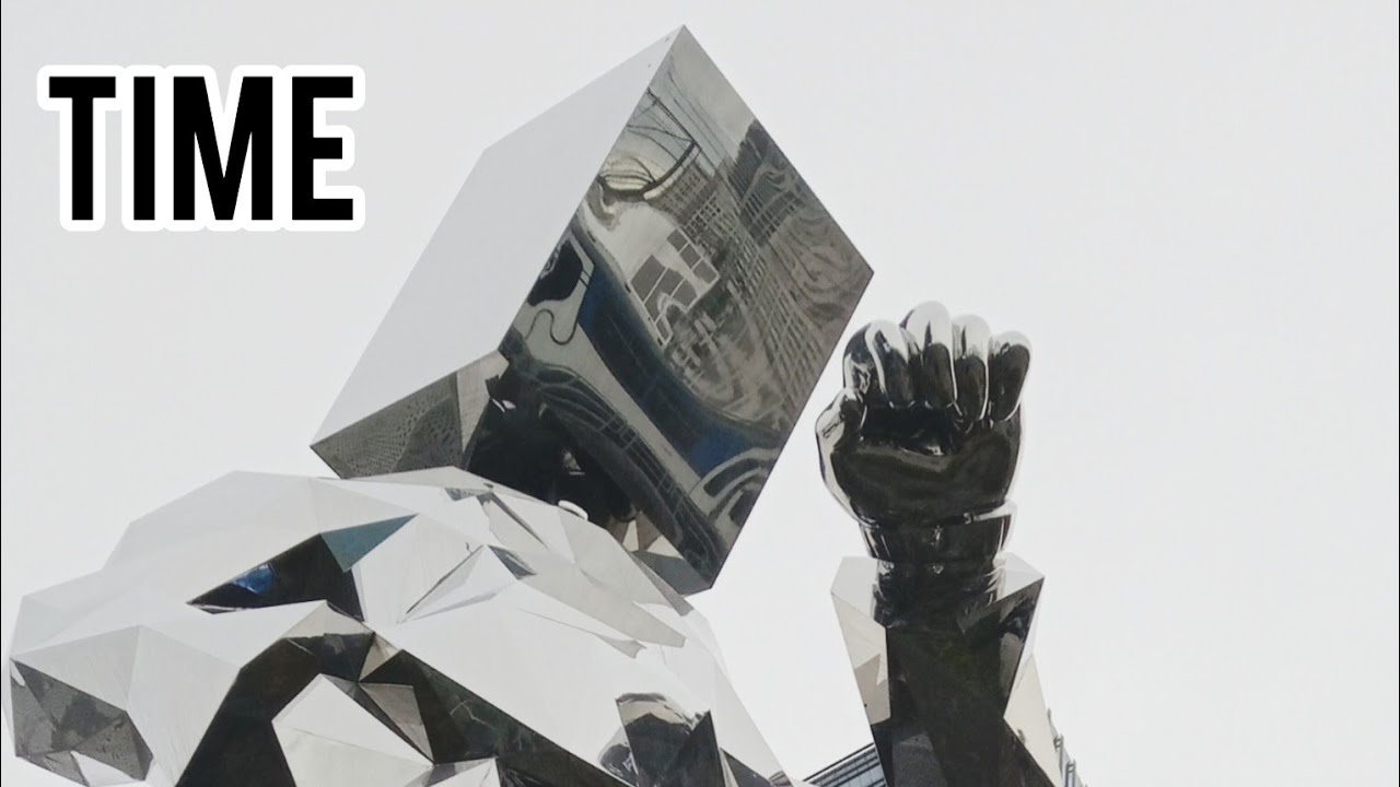 Giant Art Statue Infront of SM Megamall EDSA The Time Sculpture YouTube