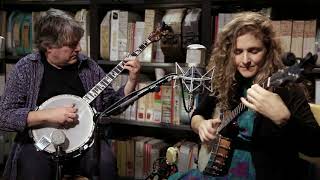 Video thumbnail of "Bela Fleck & Abigail Washburn - Sally in the Garden Medley - 12/7/2017"