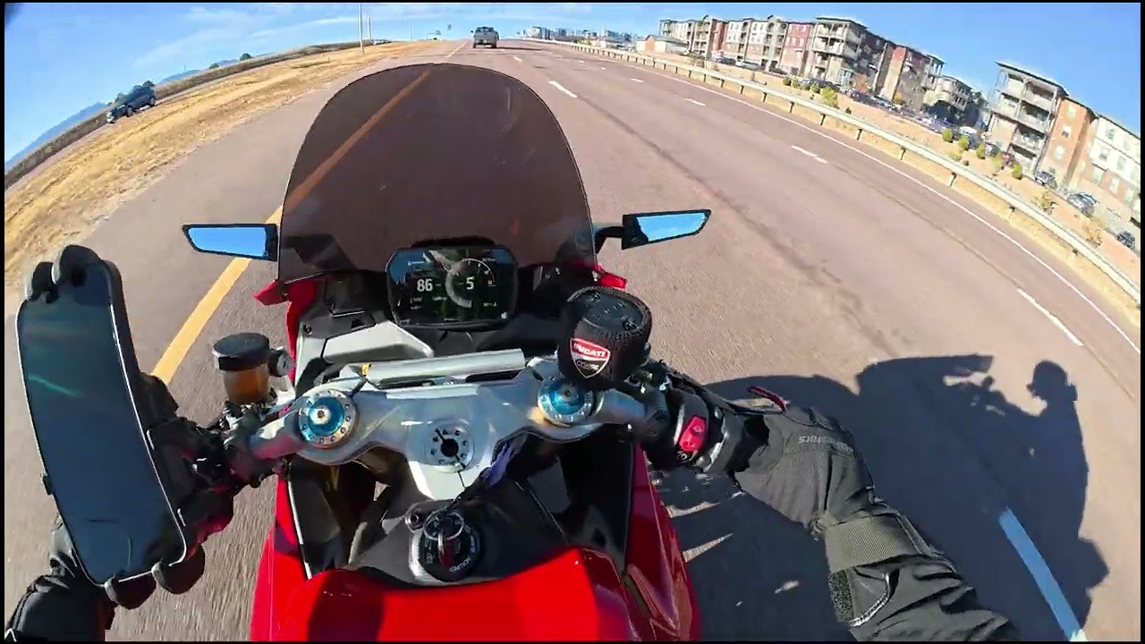 Ducati Panigale V2 S (2025) - Trying out the UltraWide Lense on the DJI Action 5 Pro!
