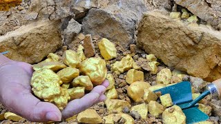 It's amazing! Digging for Treasure at Mountain worth Million Dollar from Huge Nuggets of gold.