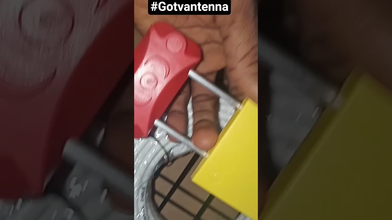 What is in the pack of gotv antenna?      