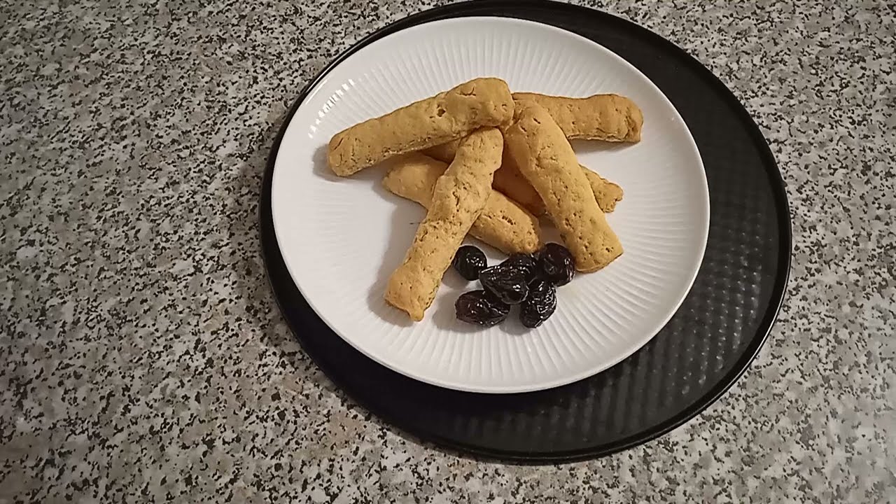 Κριτσίνια με καλαμποκάλευρο και κρασί!!!!!!!       Bread sticks with cornmeal and wine!!!!!!!