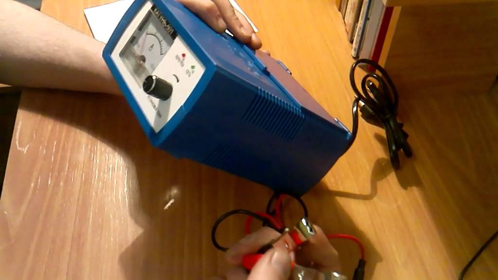 обзор автоматическое зарядно пусковое устройство КАТУНЬ 501 - YouTube