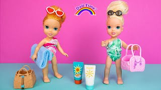 Swimming! Elsa & Anna have fun at the Waterpark💦🏖