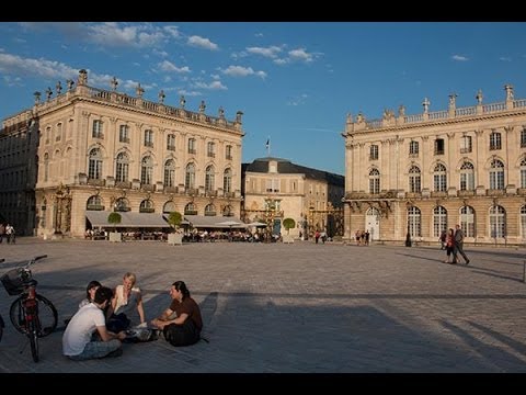 online UMTS Networks: Architecture, Mobility