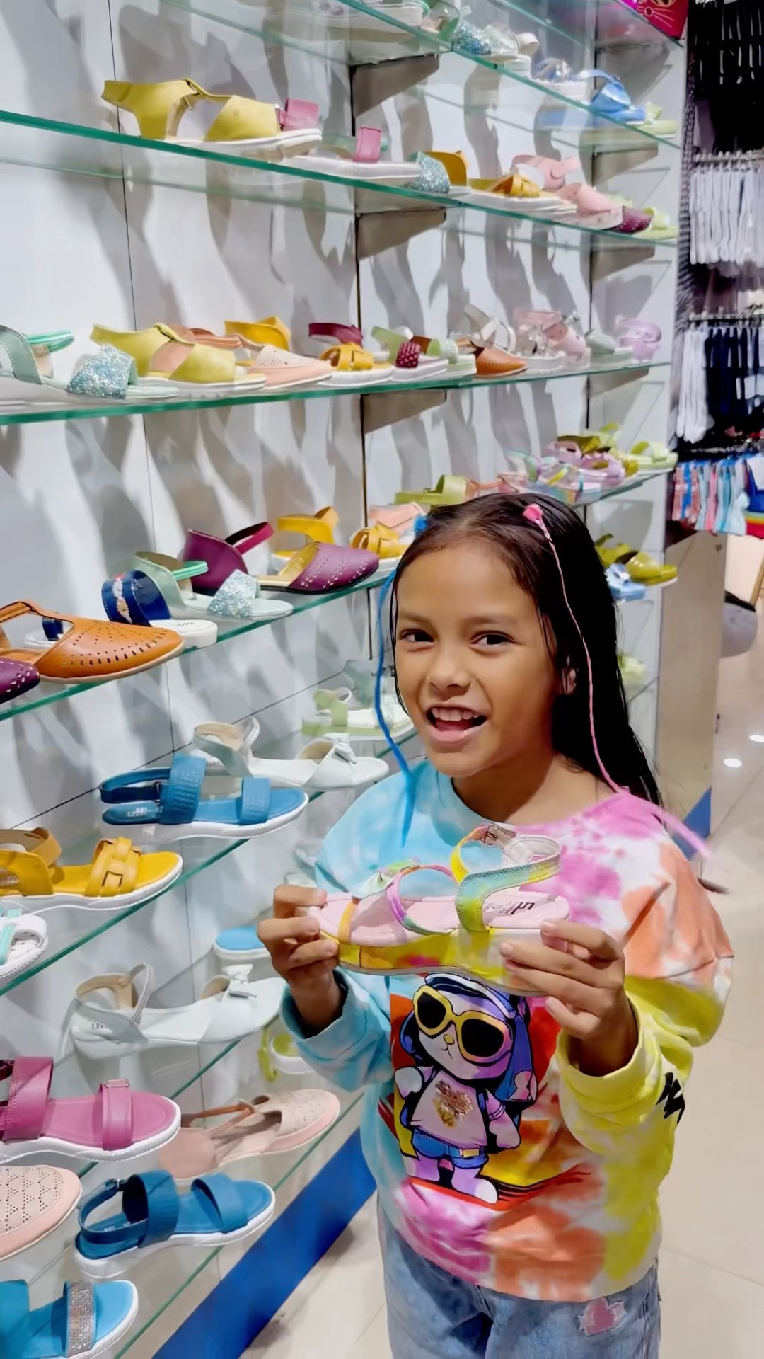 Reedishna Ne Heel Wali Shoes Leya
