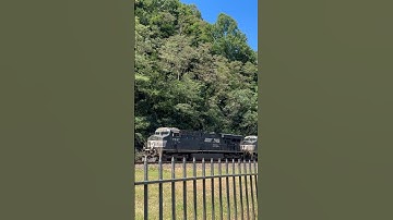 NS Train coming west by horseshoe curve