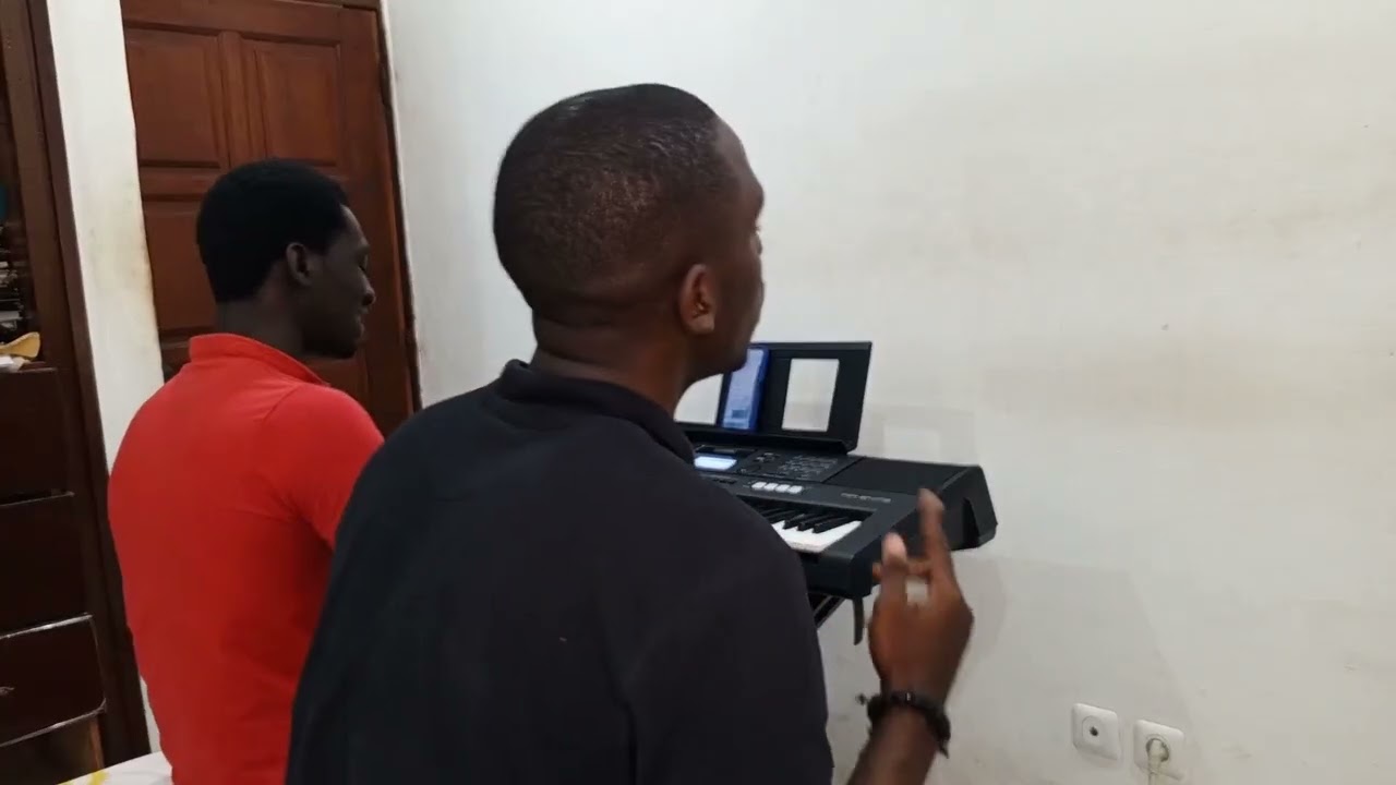 Louange Gratuite Spontanée Pour Le Seigneur Avec Le Frère Martial