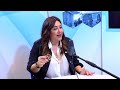 راشيل كرم اليوم بلشوا ينزلوا عن الشجرة بابا روما إعلانها من لبنان