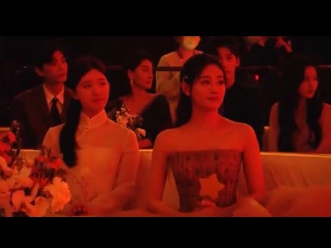 Zhao Lusi and Zhu Xu Dan Reaction to Xiao Zhan and YangZi performance  All Star Awards 2020