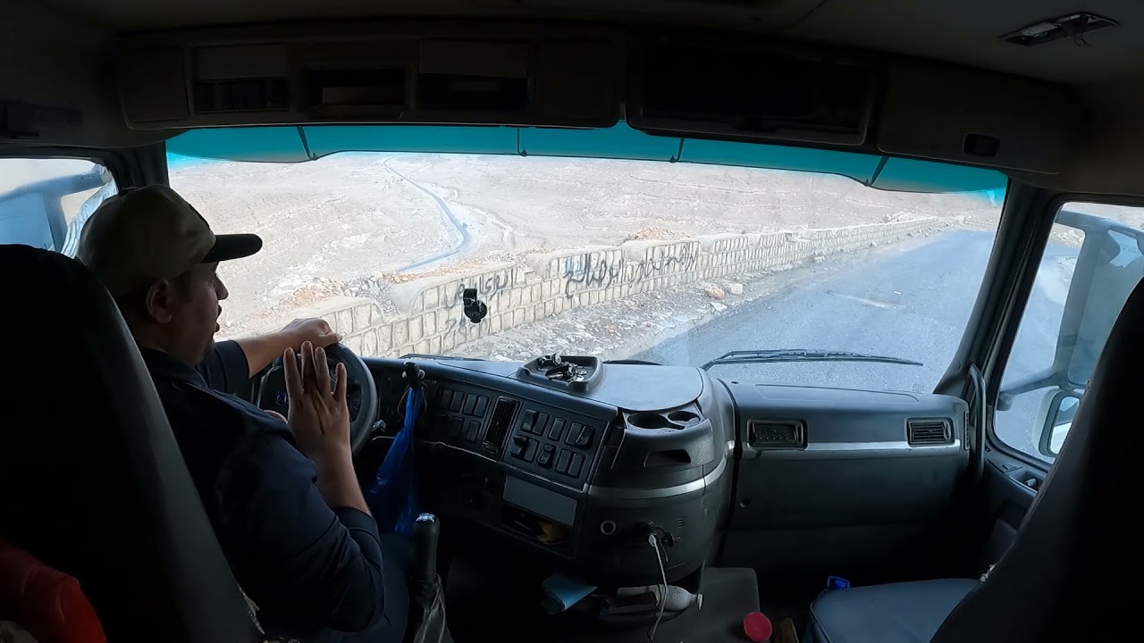 عشعشة نزول خطير لشاحنة بوزن 113 طن – كيف تجاوزت الموقف؟ 🚛⚠️