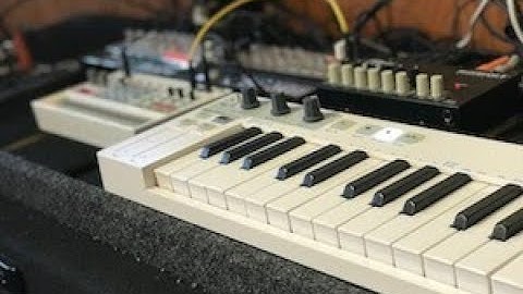 Keeping it simple- Arturia Keystep & Korg Volca Bass Keys and Sample jam, analog synth and sampler