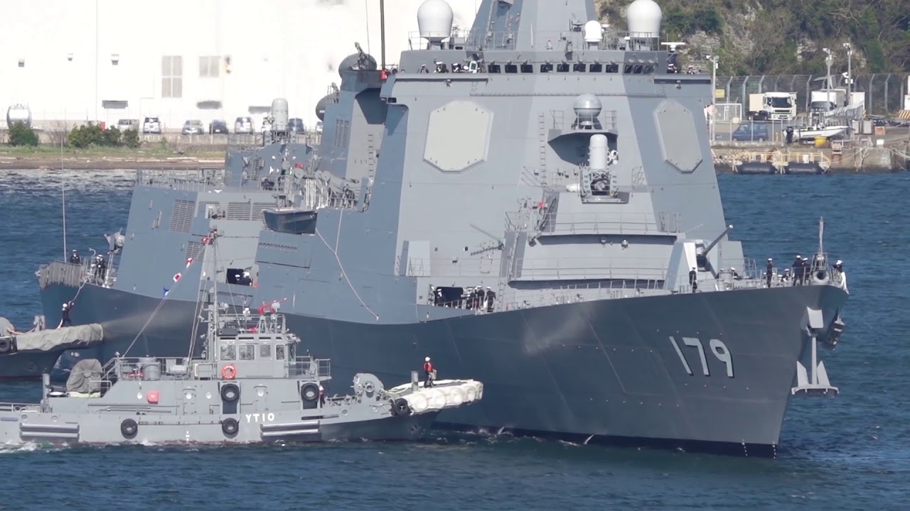イージス護衛艦「まや」就役し横須賀に初入港 - YouTube