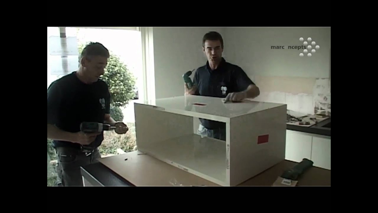 Montage en installatie van een nieuwe keuken, een videoverslag ...