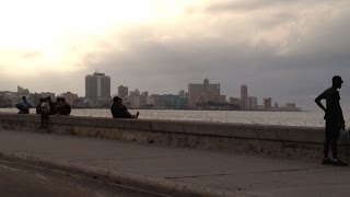 Paseo en CocoTaxi al atardecer por el Malecón de La Habana, Cuba