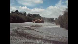 Wabco 333FT 36 yard elevating scraper load cycle 15.02.13 004.AVI
