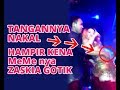 Zaskia Gotik Dipeluk dan hampir kena itunya oleh penggermarnya!Hot! Salfok!