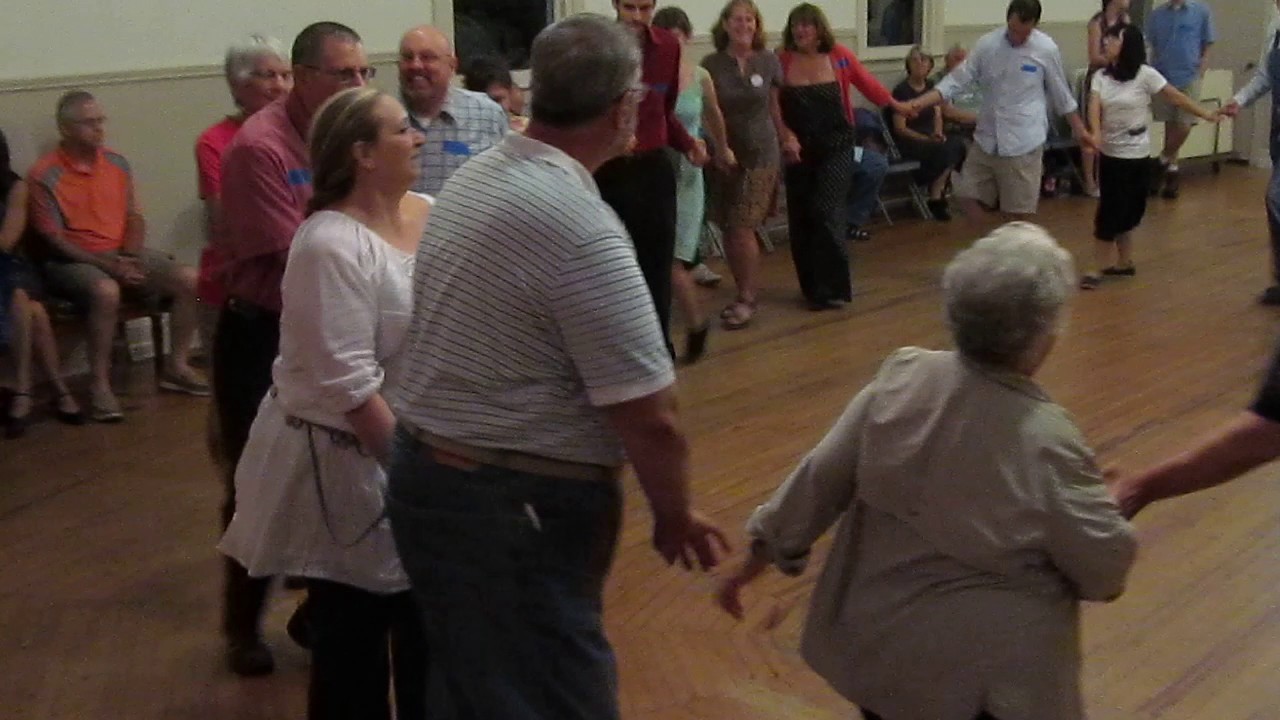 Circle Mixer, FOAM Contra Dance, Norge Hall, 10/1/16 4100