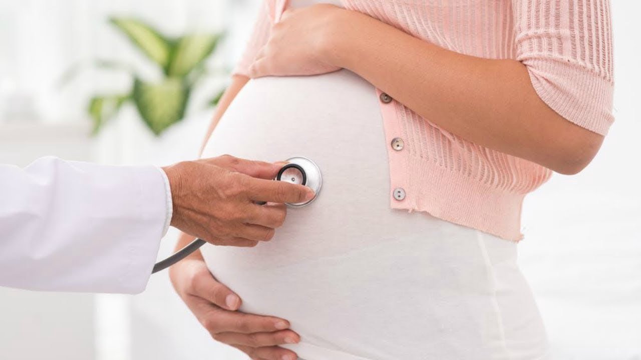 Почему болят соски при беременности - YouTube