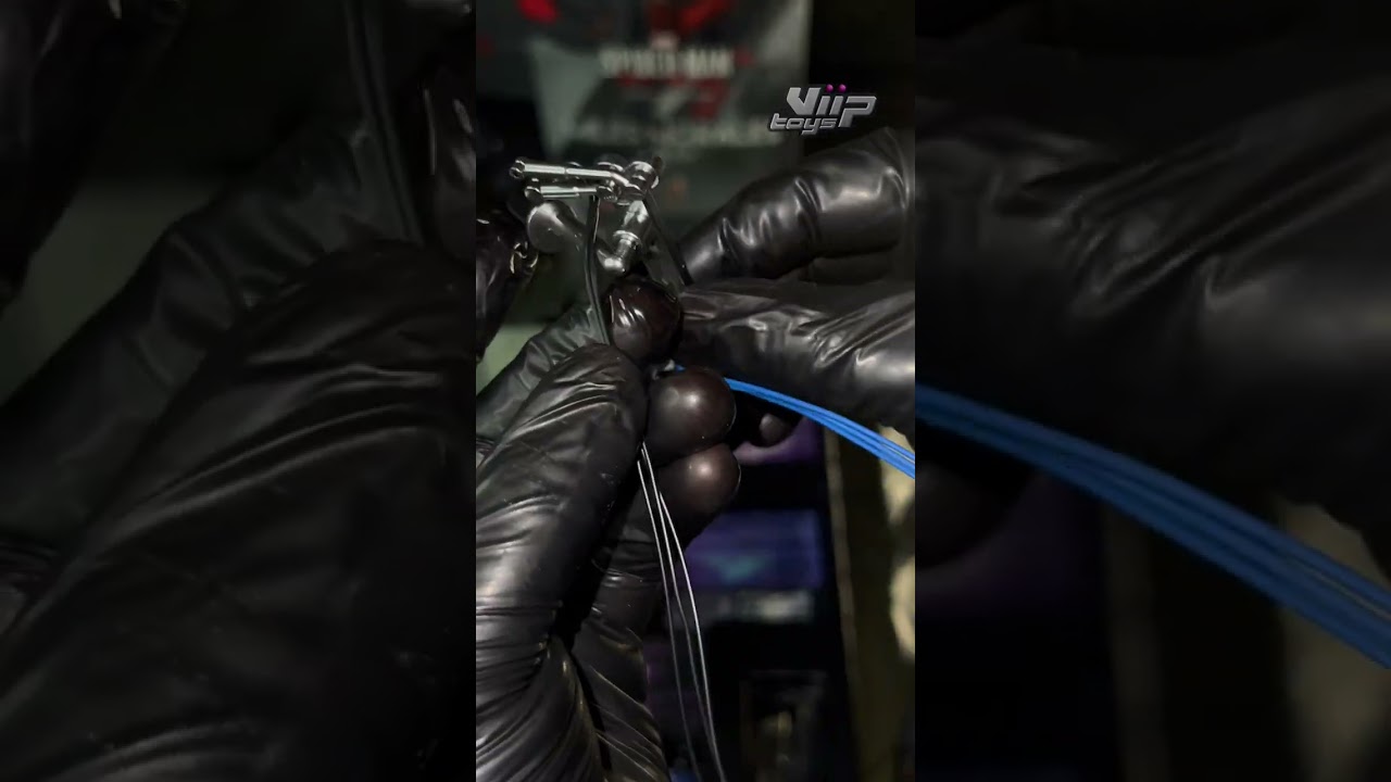 Hot Toys Miles Morales 2020 Suit Spider-Man 