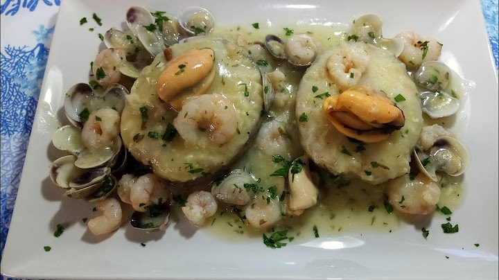 MERLUZA EN SALSA CON ALMEJAS Y GAMBAS😋😋  ESPECIAL NAVIDAD
