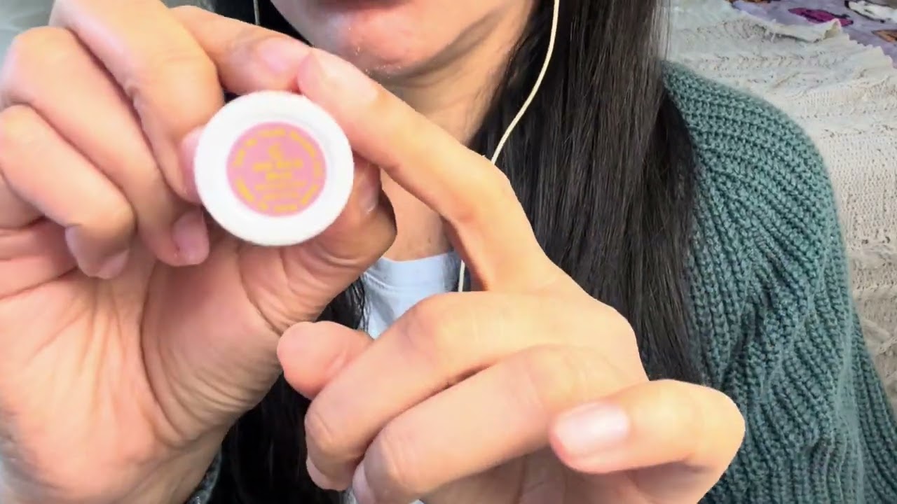 ASMR pampering you ✨ Doing your makeup 💄 | Gum chewing & soft whisper 