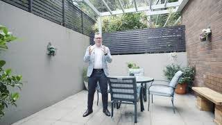 Exceptional courtyard apartment in a coveted setting screenshot 3