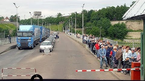 Эстония запрещает въезд российским туристам с эстонскими турвизами