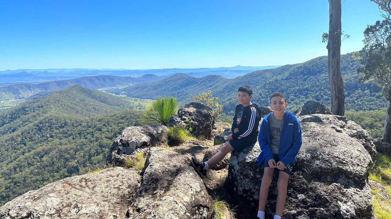 Python rock & Pats Bluff- Lamington National Park - YouTube