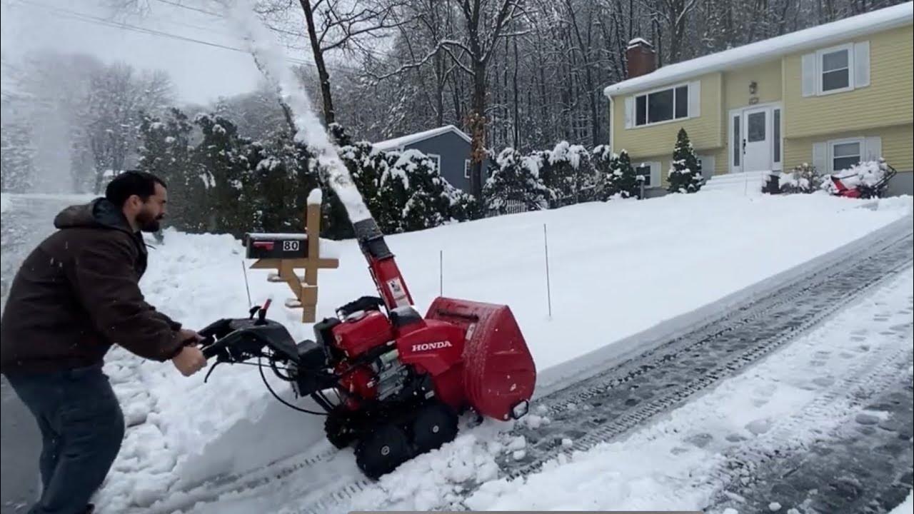 March Nor'Easter | Honda HSS1332ATD Snowblower - YouTube