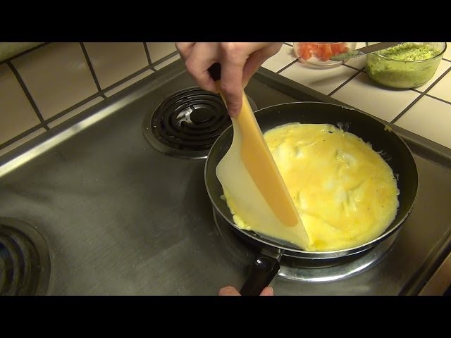 Small Flip & Fold Omelet Turner