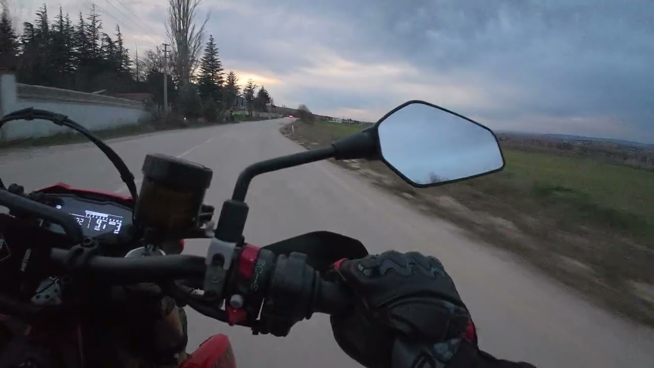 Hornet 750 Uçtu Hypermotard 698 Mono Geldi