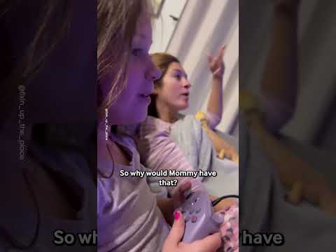 Little Girl Tells Her Mum She Has A Cameltoe 😂