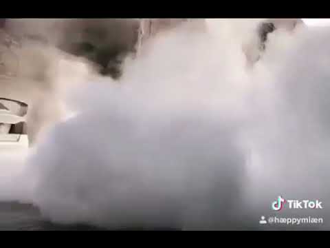 Abu Zada Car Ne Kiya Khatar...............