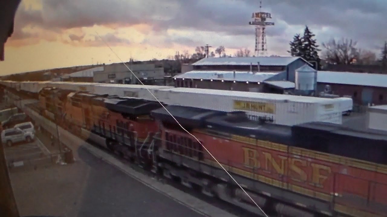Flagstaff, AZ webcam with this BNSF intermodal meet. (Nice sunrise in