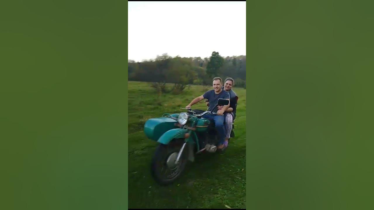 Брэд Питт на Урале с коляской