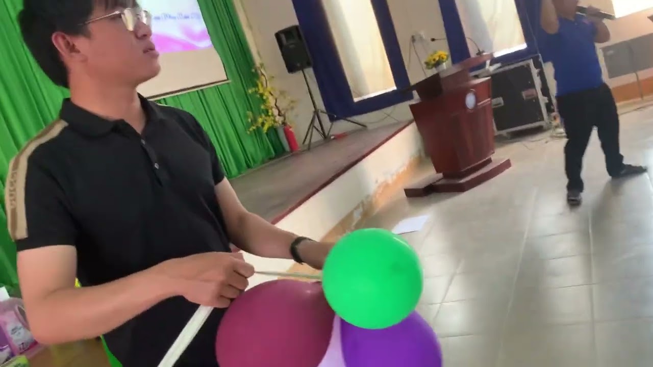 Trò chơi dân gian đạp bóng bằng chân