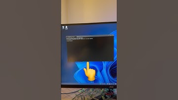 Почему открывается командная строка при запуске компа