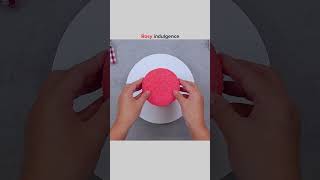 עוגה ורודה עם מפרשים מאורז צבעוני