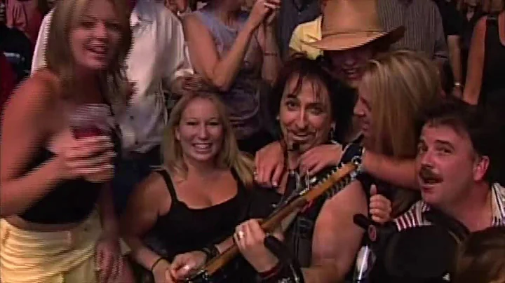 Randall Waller playing with Shania Twain - Live & ...