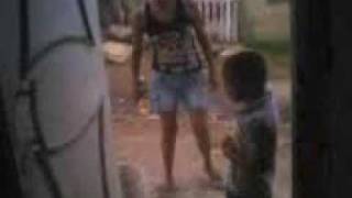 Baila El Hermanito De Yezzi